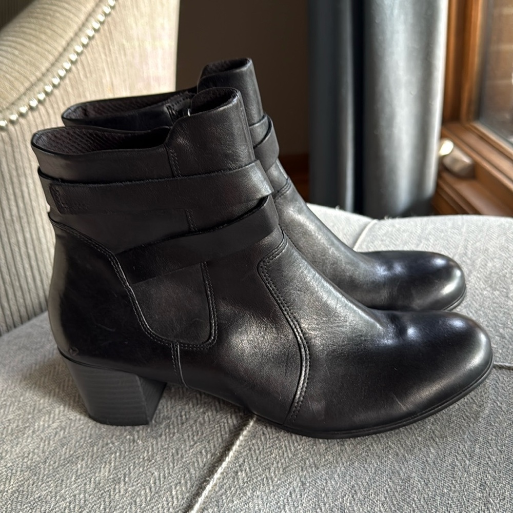 Ecco Black Ankle Boots with Classic Chelsea Design